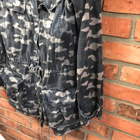 Aritzia Talula Trooper Camo Utility Hood Jacket Military Cotton Drawcord Hoodie - Picture 8 of 14